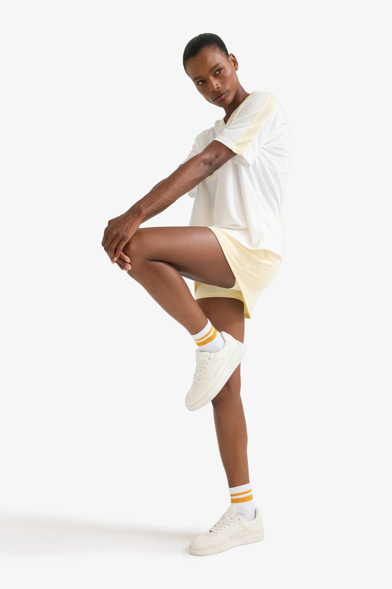 ديفاكتو جيبة قصيرة قصة عادية أصفر فاتح بليجن من DeFactoFit - Image 4